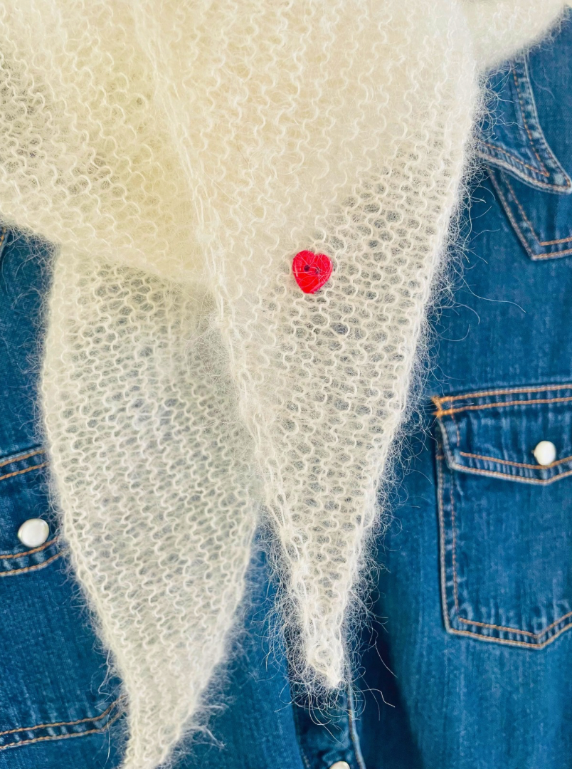 Le petit bobo écru cœur rouge ❤️